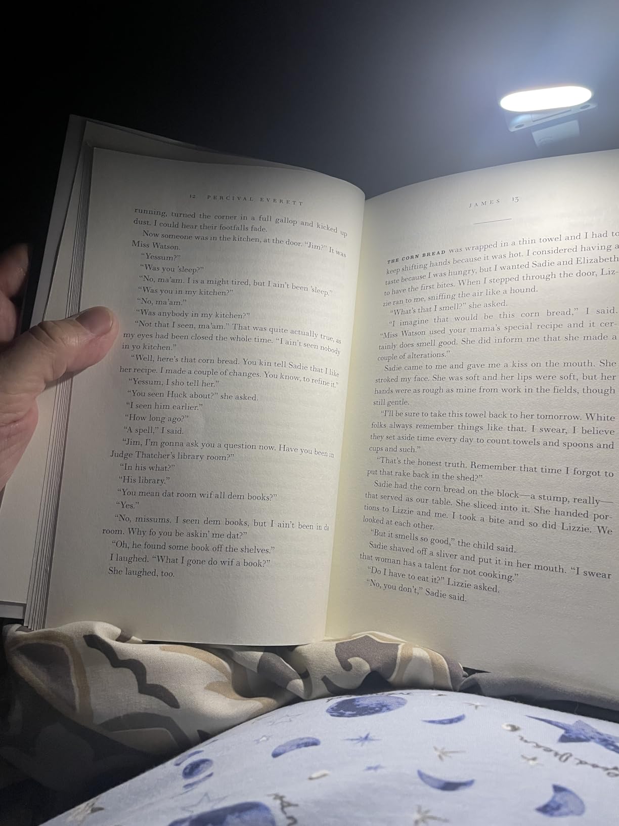 Boklampan - 3 olika ljuslägen - 1 års garanti.