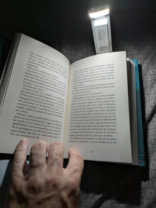 Boklampan - 3 olika ljuslägen - 1 års garanti.